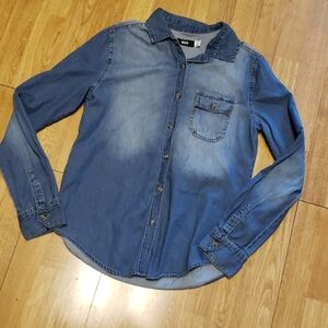 BDG Chambray button front shirt with fading S